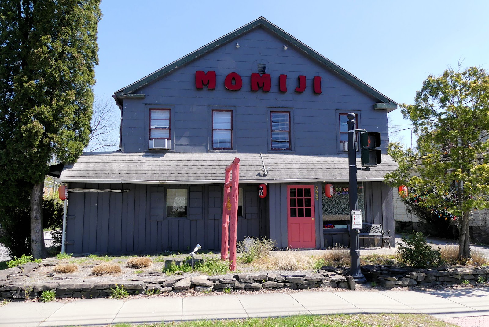 Momiji Sushi & Grill