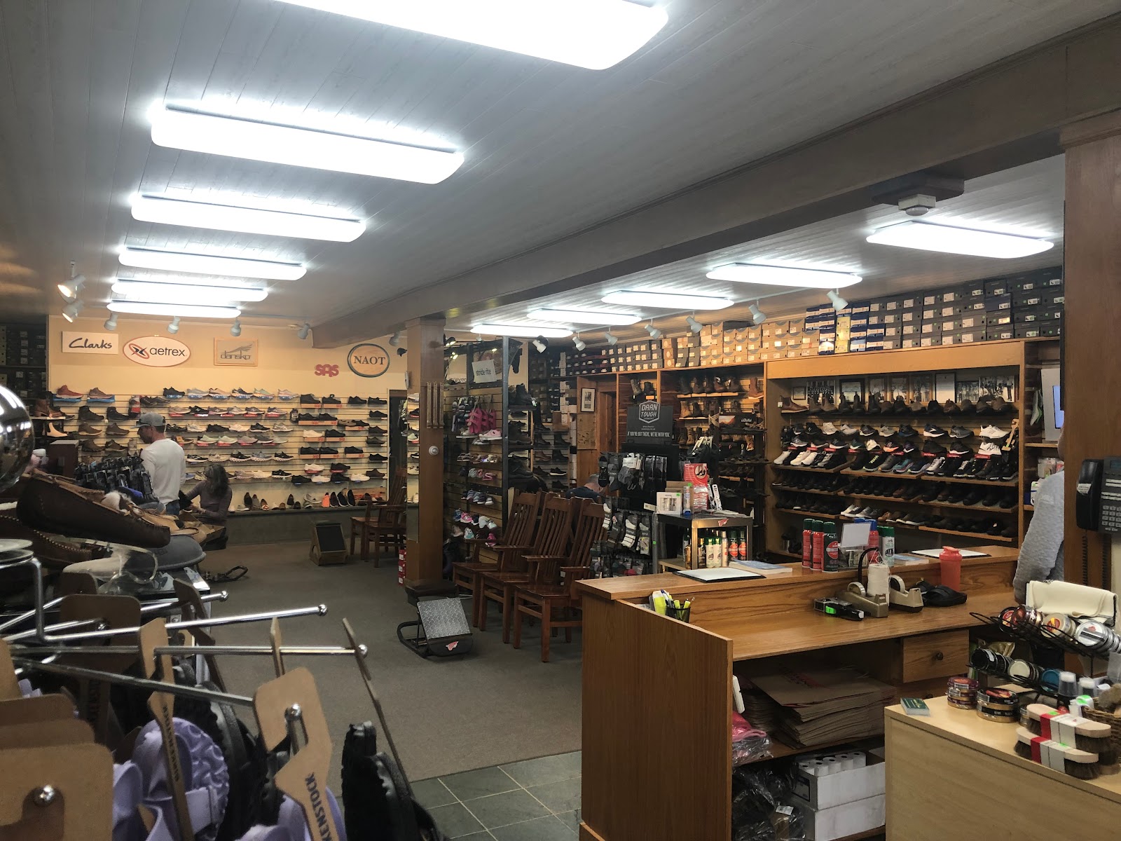 Montano's Shoe Store
