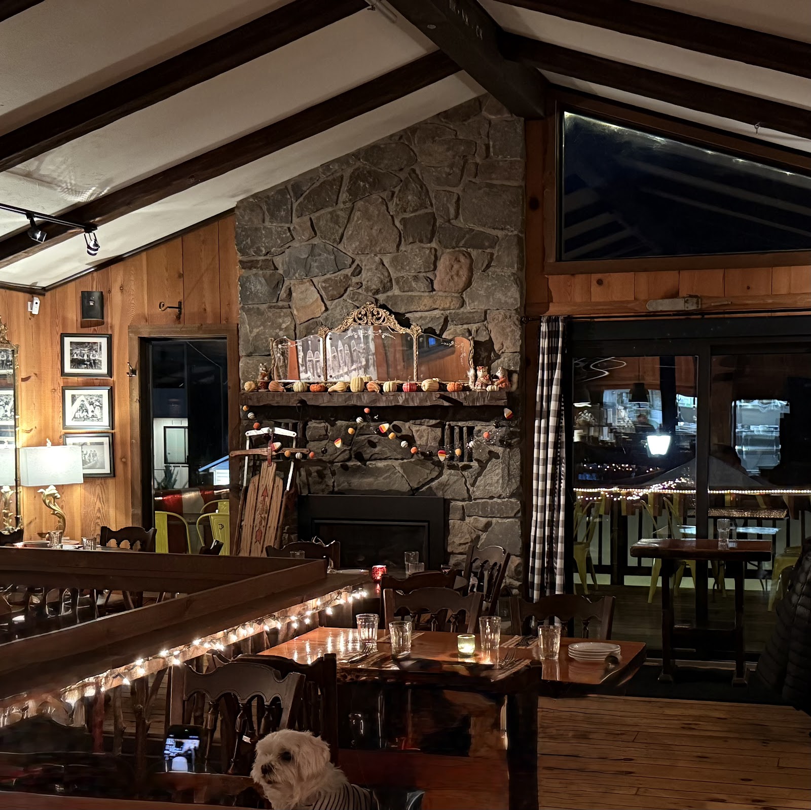 Ze Wine Bar at Jägerberg Beer Hall and Alpine Tavern