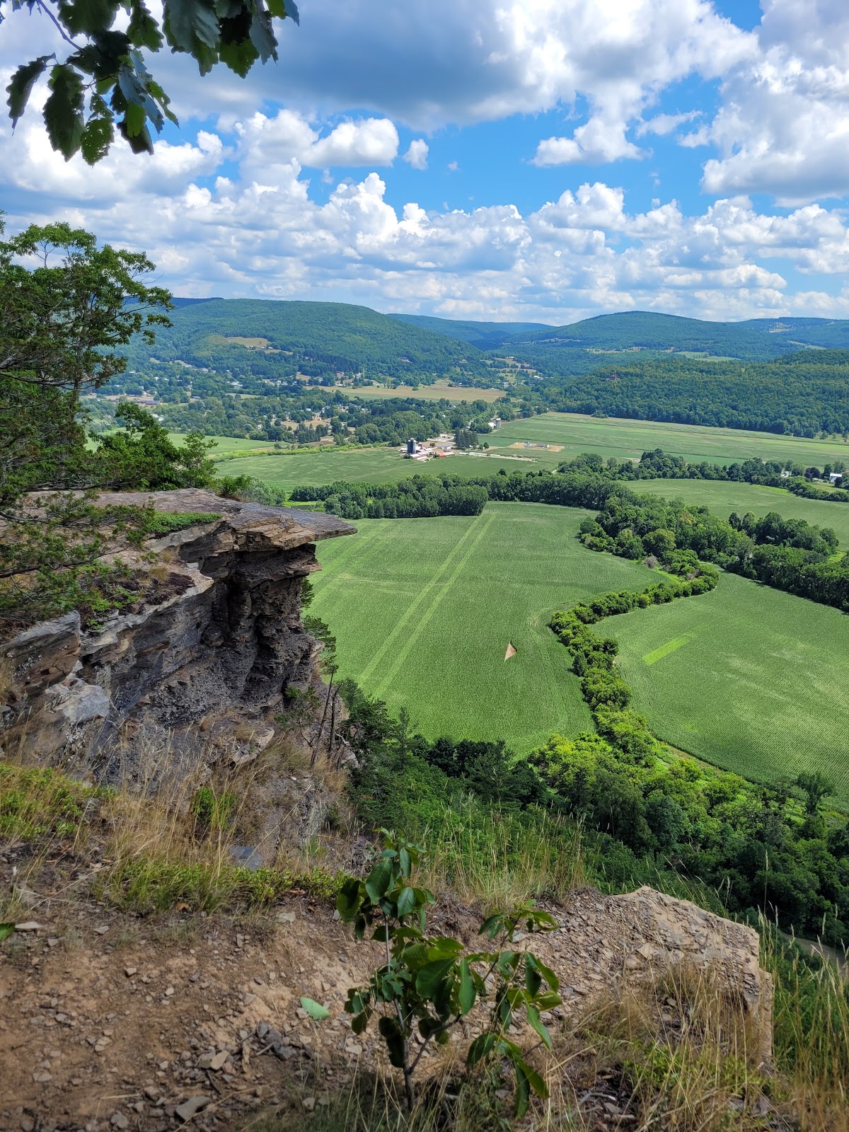 Vroman's Nose Hiking Trail